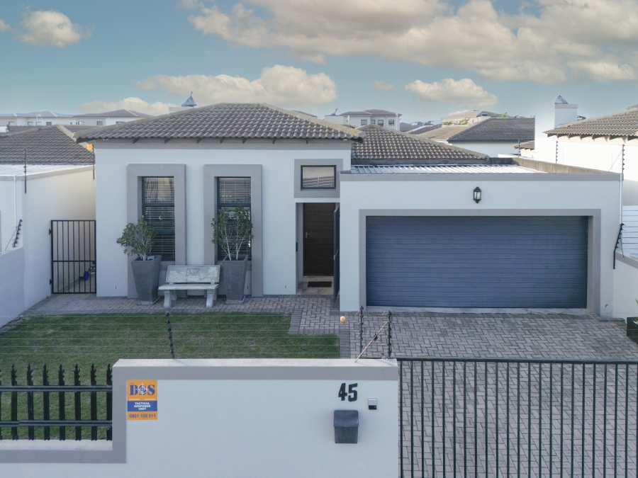 3 Bedroom Property for Sale in Parklands North Western Cape